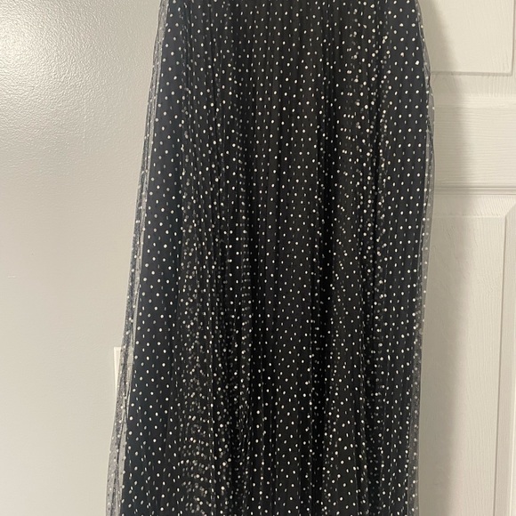 DKNY black skirt with polka dot mesh overlay size medium - Picture 3 of 5